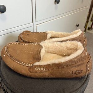 UGG Moccasins Never Worn Outside Size 9
